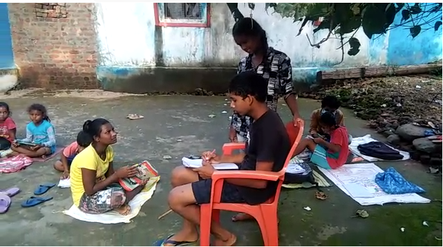 କଳାହାଣ୍ଡିର ଉଦୟମାନ ଯୁବ କଣ୍ଠଶିଳ୍ପୀ ବୁବୁ ନାଗଙ୍କ ଚମତ୍କାର ସଙ୍ଗୀତ 1 sdf