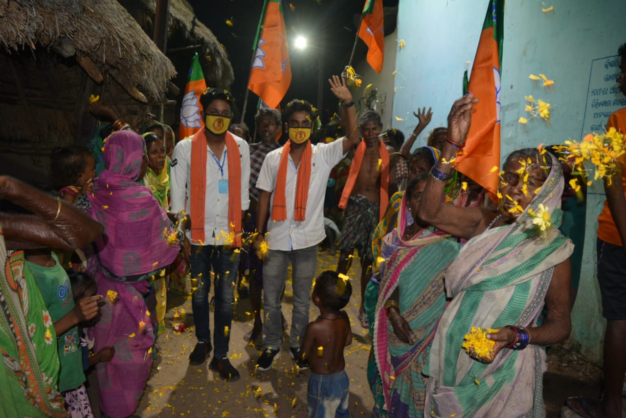 ଗୃହ ସମ୍ପର୍କ ଅଭିଯାନ ମାଧ୍ୟମରେ ବିଜେପିର ପ୍ରଚାର 1 IMG 20201115 WA0031