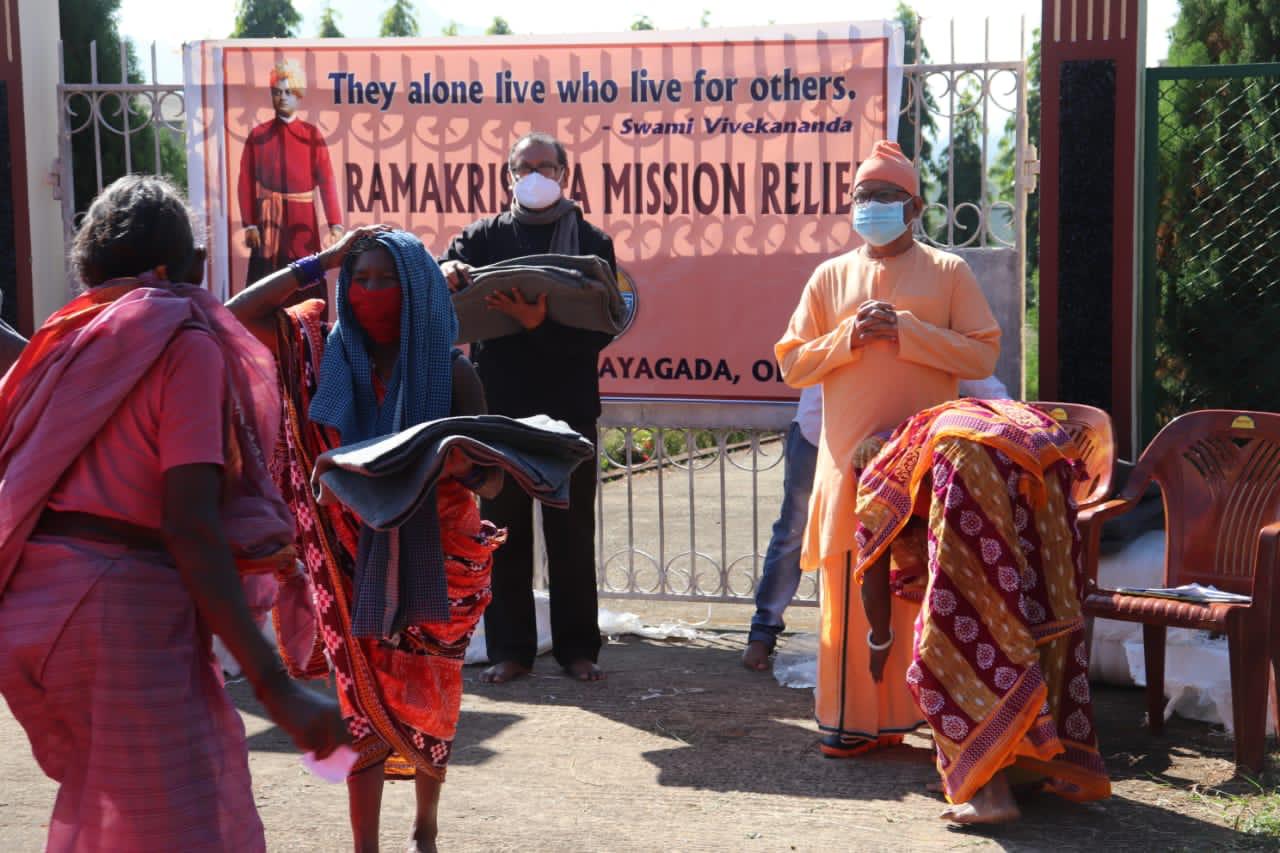 ରାମକୃଷ୍ଣ ମିଶନ ତରଫରୁ ଶୀତ ବସ୍ତ୍ର ବଣ୍ଟନ କାର୍ଯ୍ୟକ୍ରମ ଅନୁଷ୍ଠିତ 1 IMG 20201129 WA0003