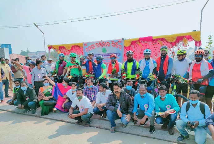 କେନ୍ଦ୍ରାପଡା ସାଇକେଲ କ୍ଲବ ପକ୍ଷରୁ ମେଗା ରକ୍ତଦାନ ଶିବିର 1 MEGA BLOOD DONATION CAMP BY KENDRAPARA CYCLE CLUB 3