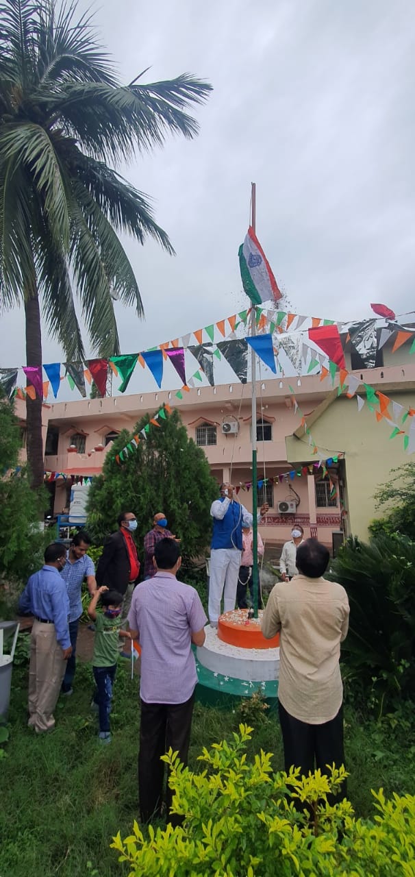 ଜିଲ୍ଲା ଆଇଟିଡିଏ ଠାରେ ଜାତୀୟ ପତାକା ଉତ୍ତୋଳନ 1 WhatsApp Image 2021 08 15 at 7.45.50 PM